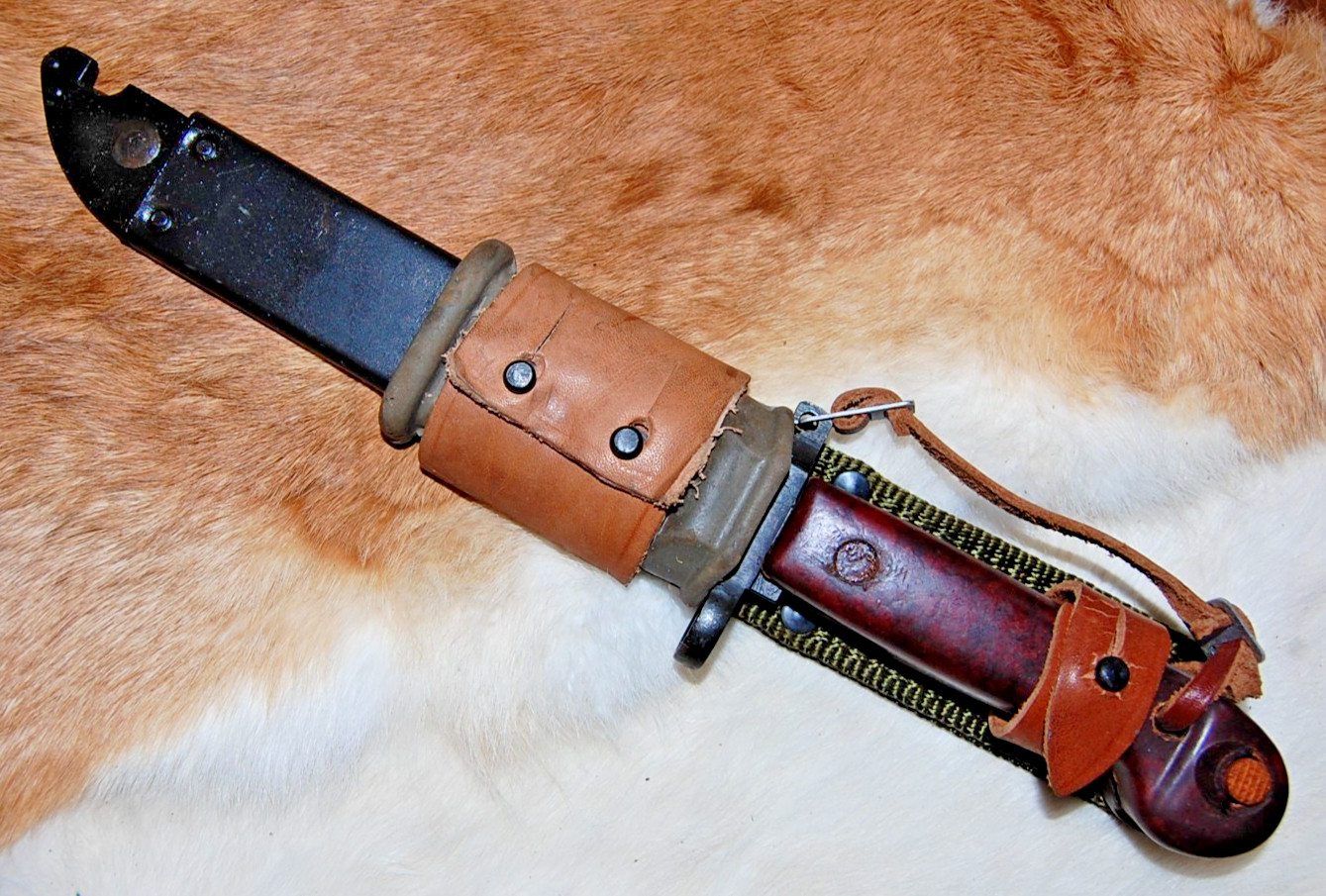 Vintage Romanian Rifle Knife Bayonet w/ Scabbard & Frog - Mint Unissued