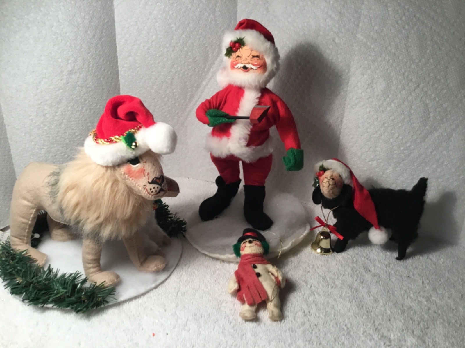 ANNALEE DOLL collection SANTA blk lamb snowman lion w/ wht  lamb