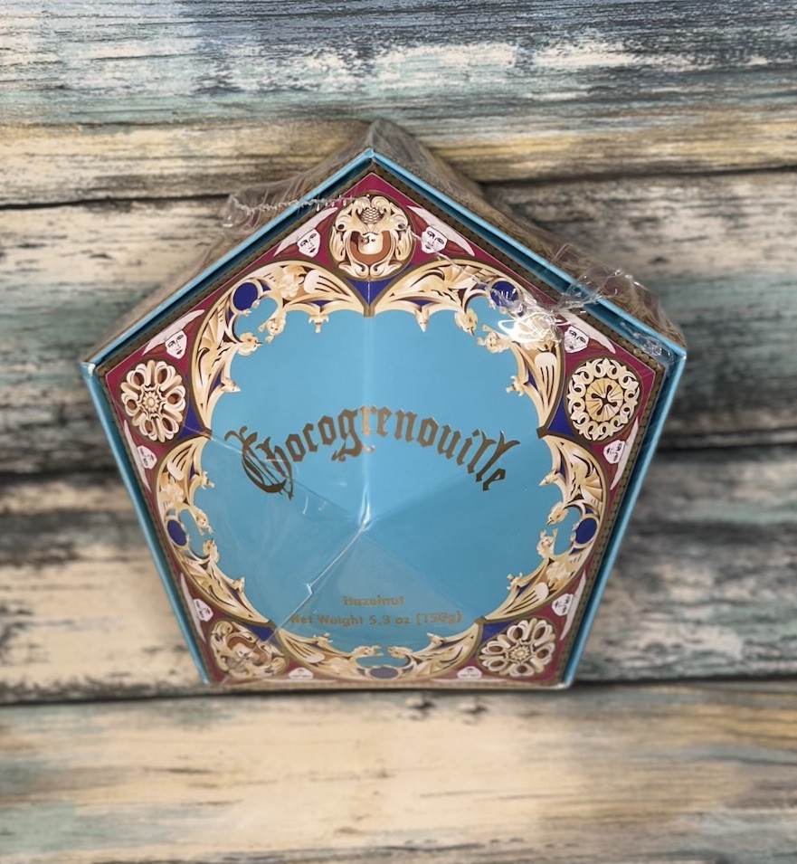 NEW Universal EPIC Universe Harry Potter Hazelnut Chocolate Frog in French Box