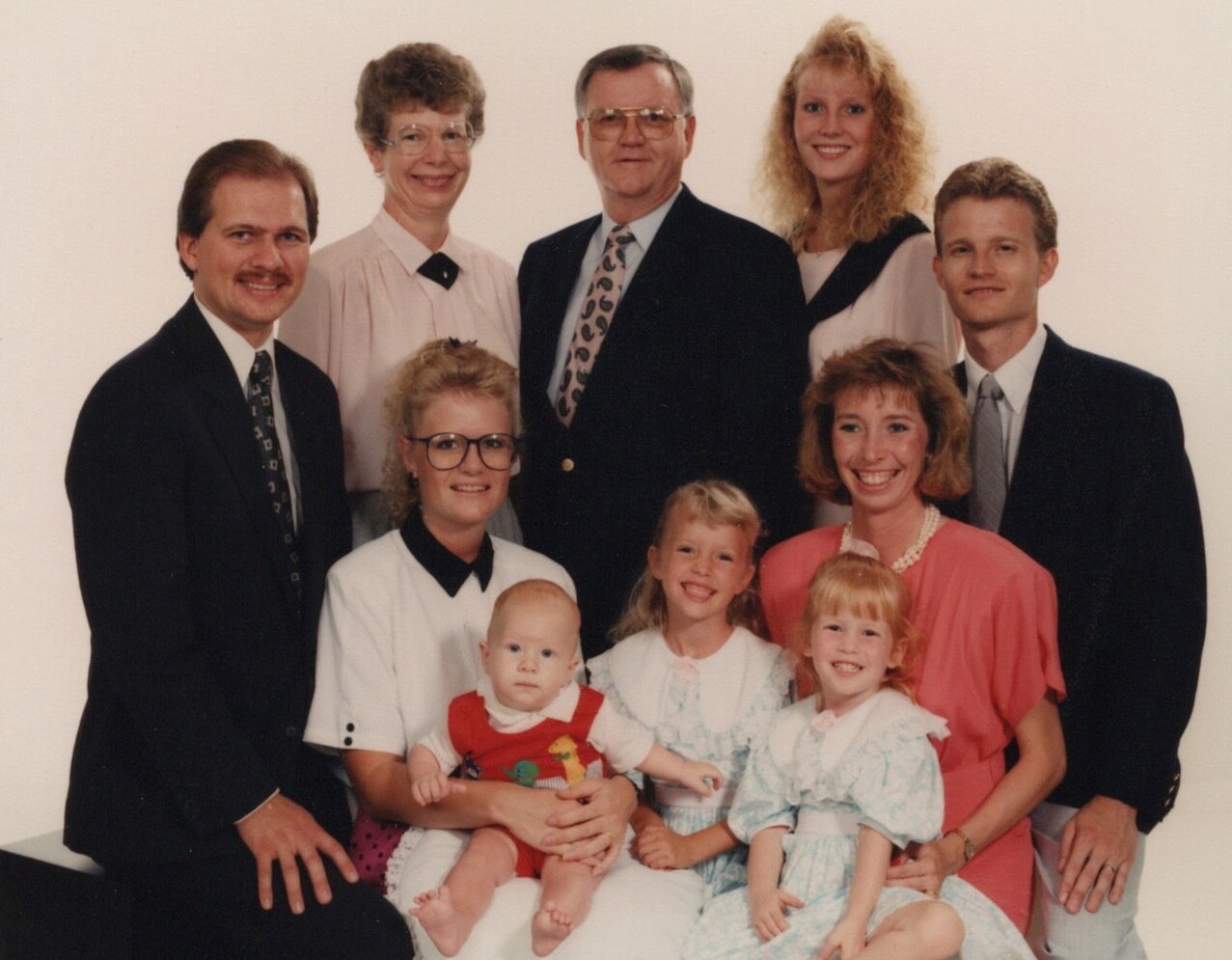 Family Portrait Large Group Studio Elegant Outfits 1990s Men Women Kids