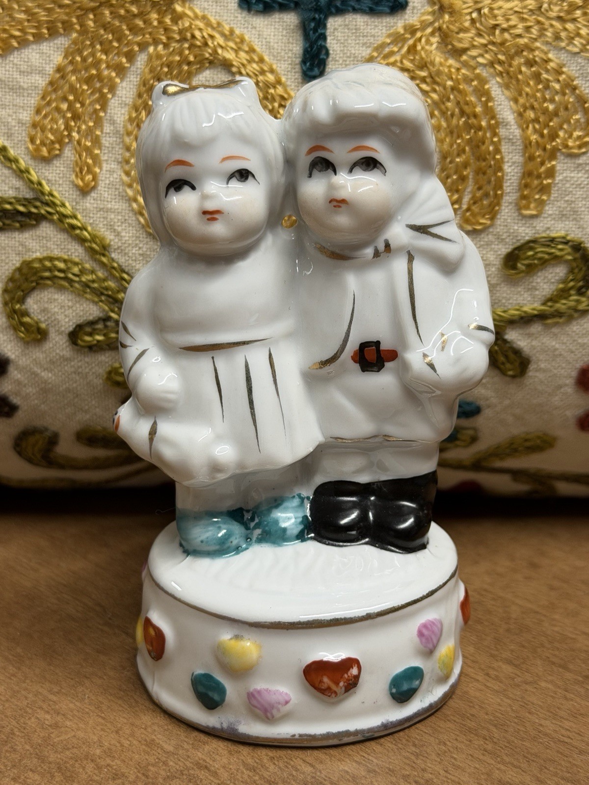 Vintage China white Twin Children Boy & Girl Twin child Porcelain Figurine 2.75”