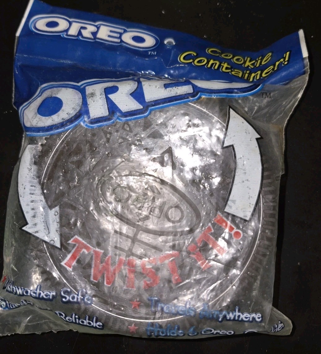Vintage 1999 Giant Nabisco OREO Cookie shape twist snack container Y2K Kidcore