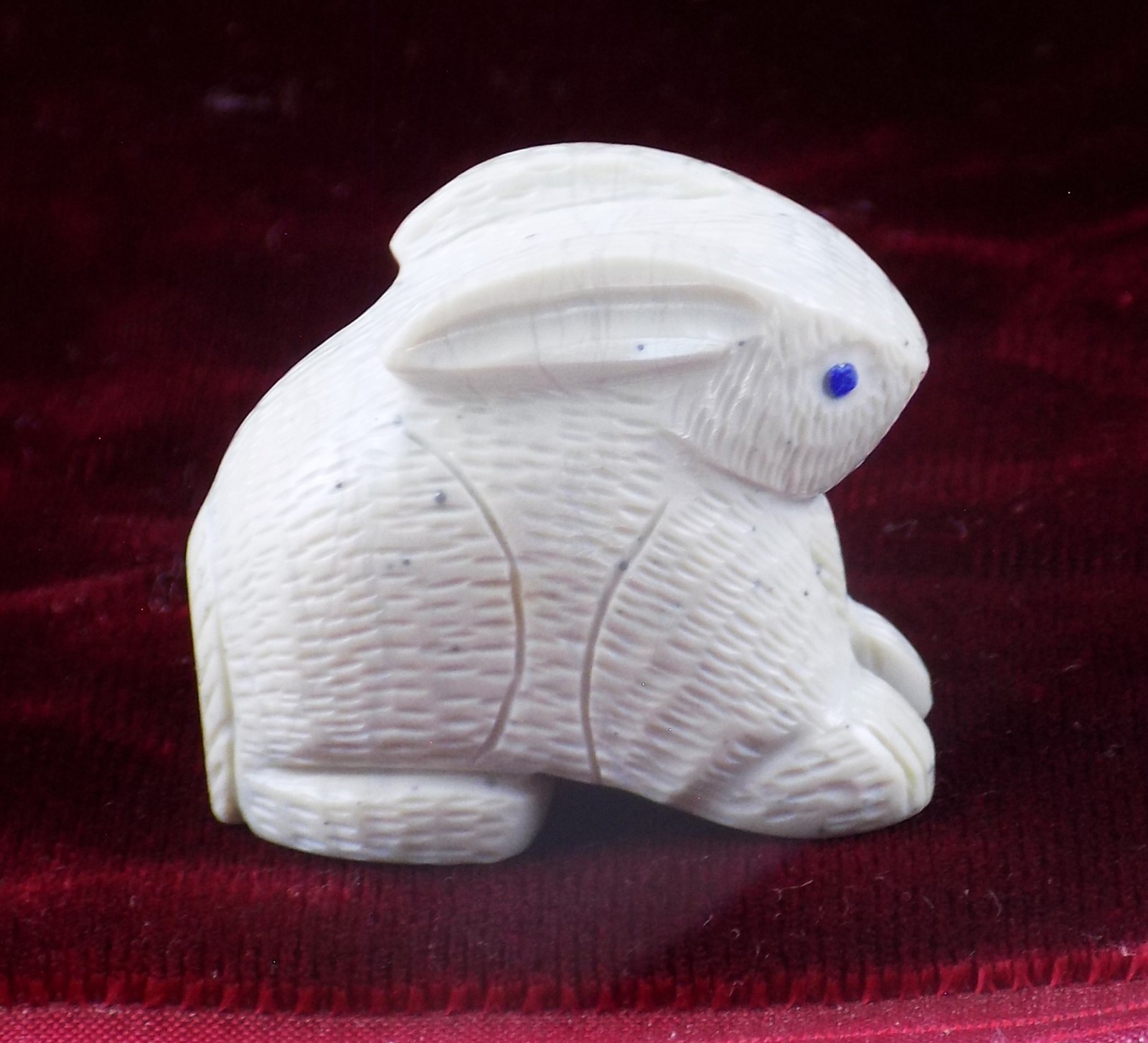 ZMT SALE -30% Zuni Rabbit Fetish by Vivella Cheama - White Fishrock