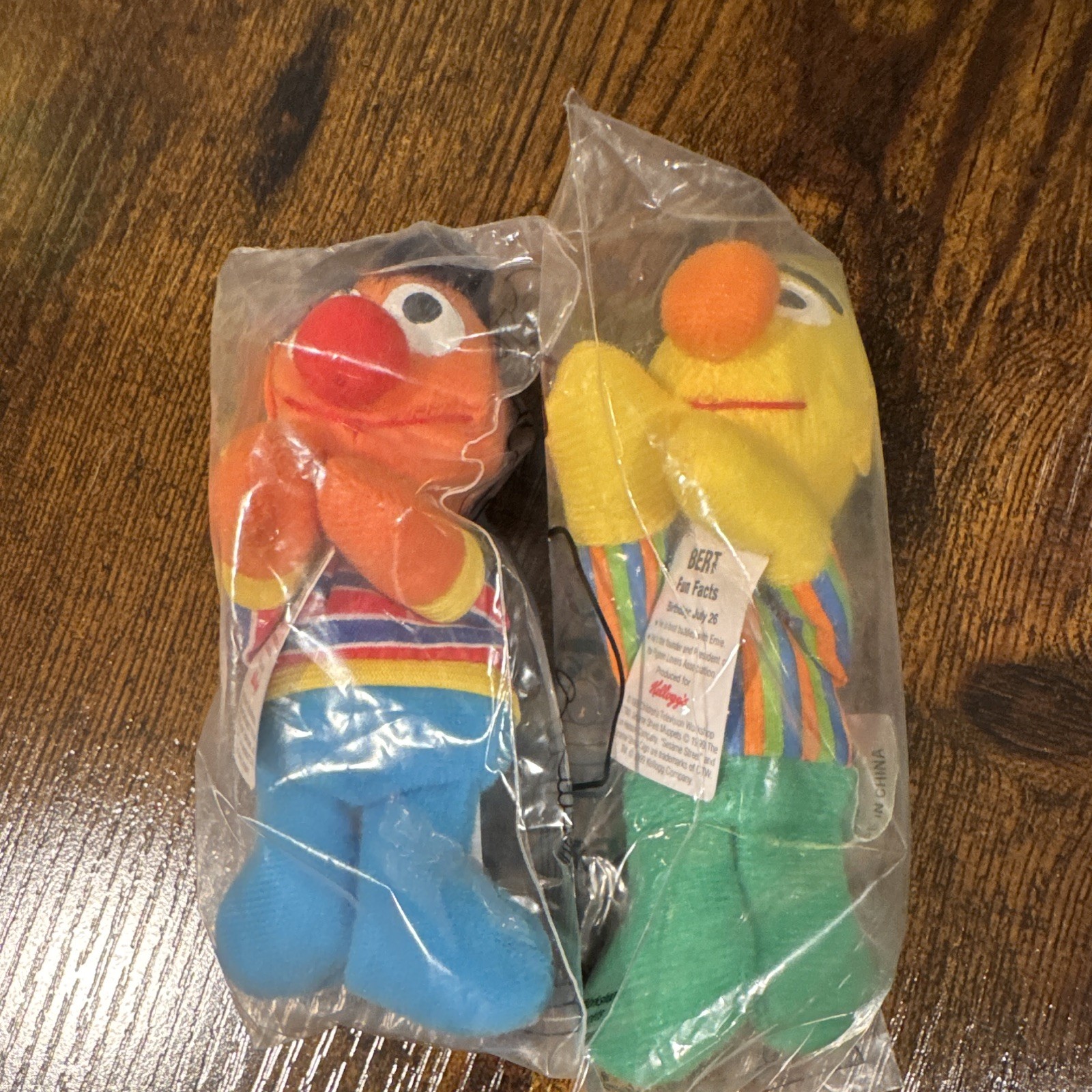 Vintage 1999 Kelloggs Sesame Street Mini Beanies - Burt And Ernie