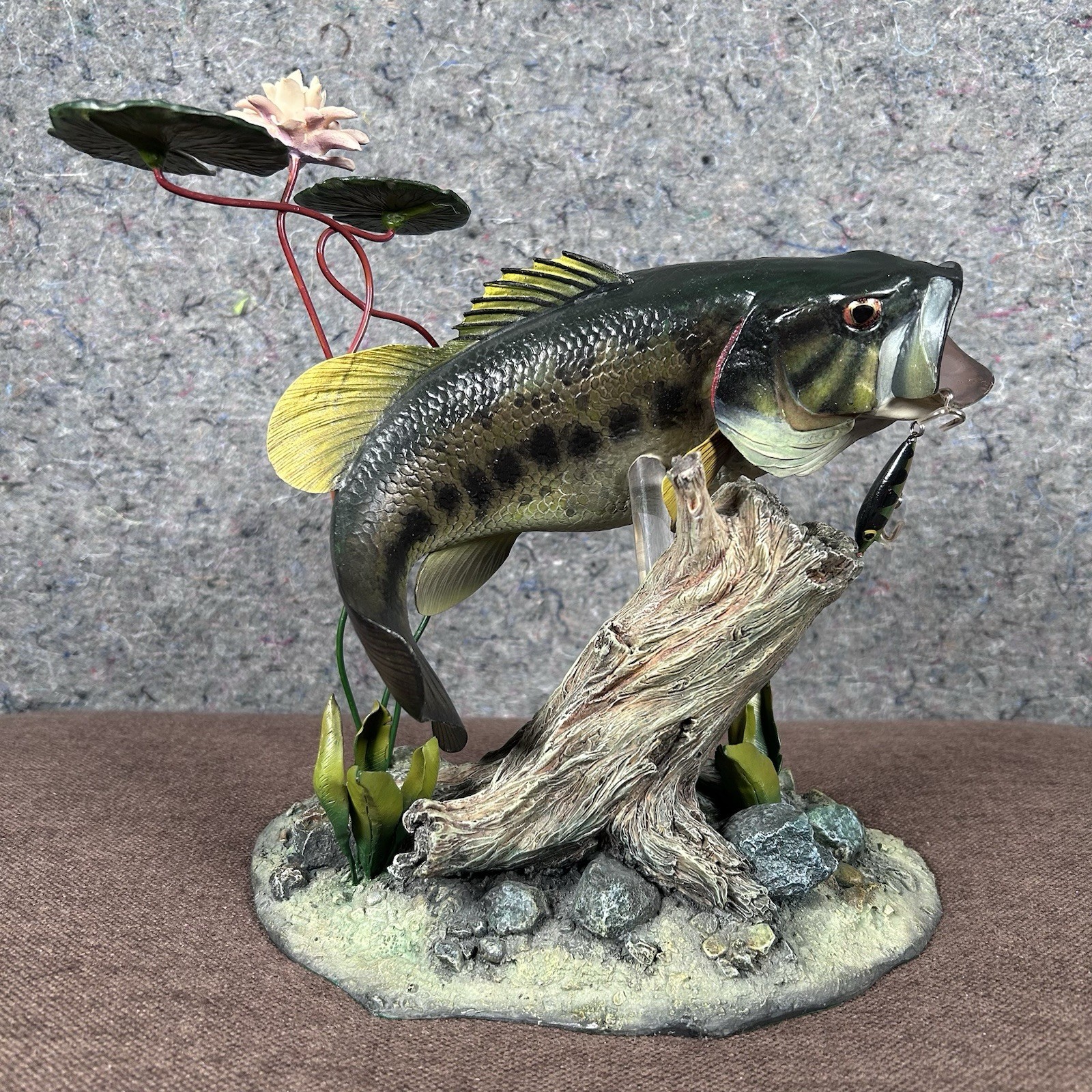 Vintage Backwater Bass George Kruth Danbury Mint Freshwater Trophies Collection