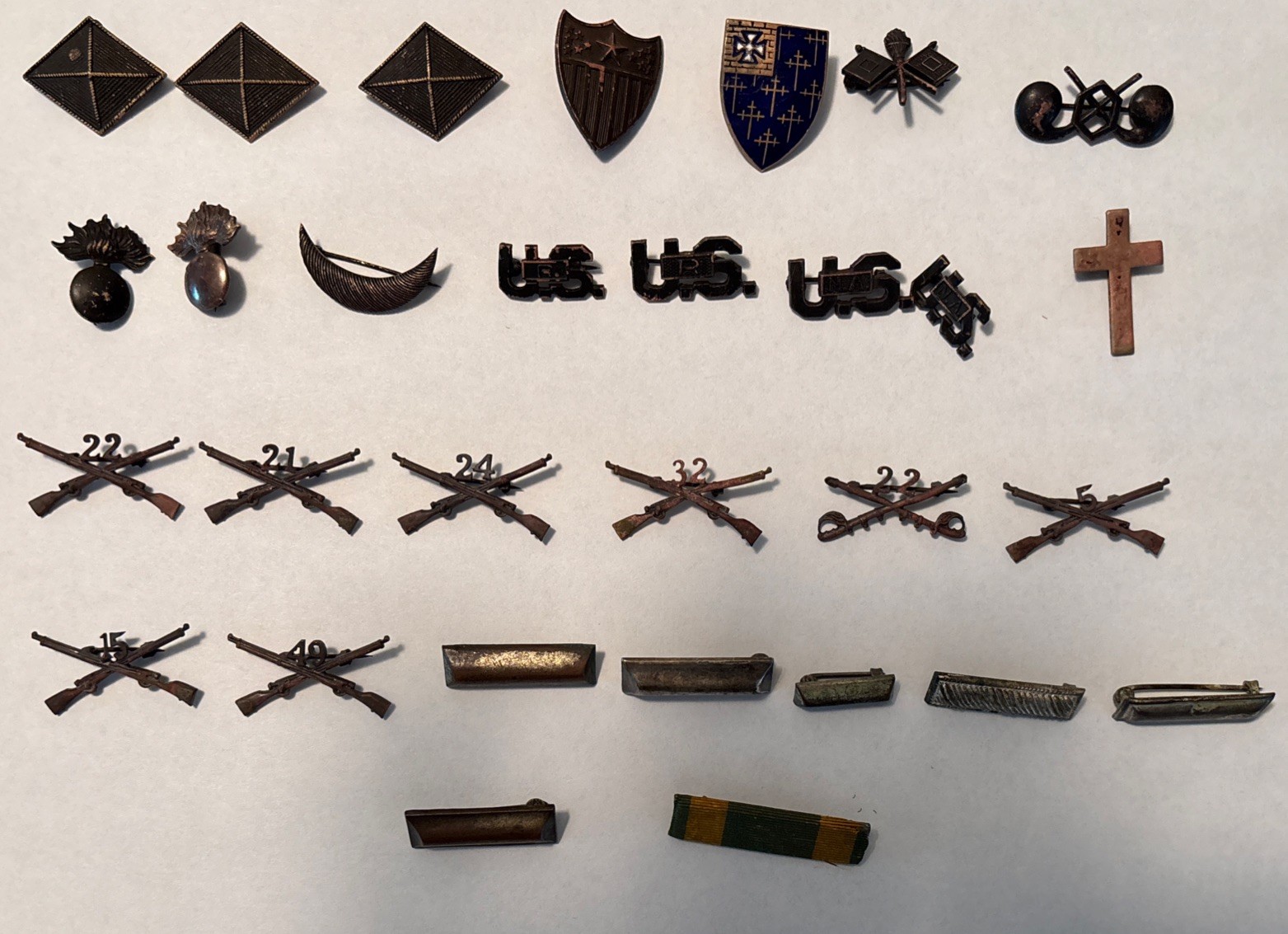 WWI Era US Military Insignia’s Lot Of 30