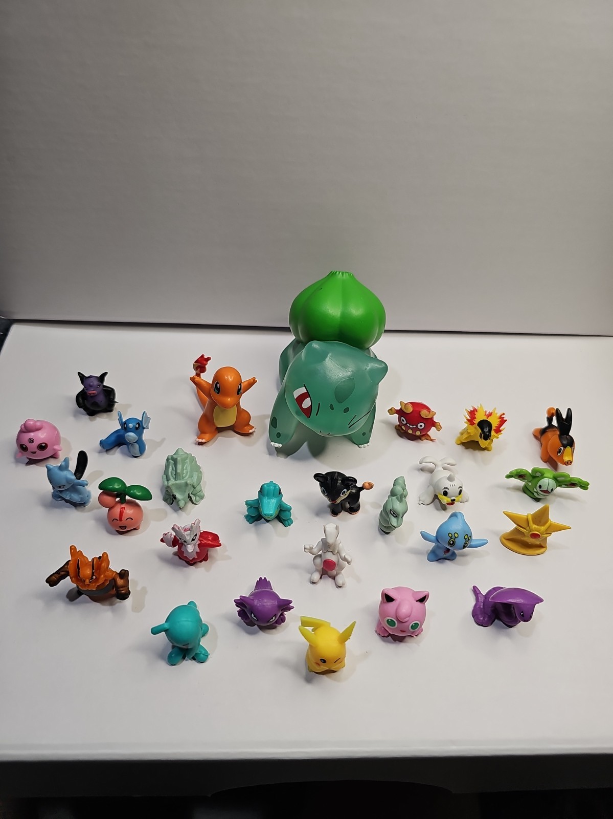 Pokémon 26pc Mixed Lot Mini Figures Pikachu, Jigglypuff, Charmander, etc.