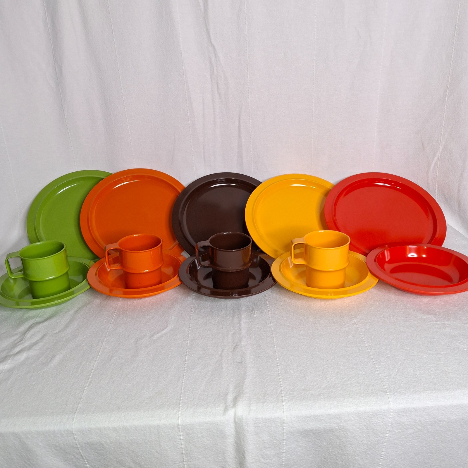 Vintage MCM Rosti Mepal Denmark Melamine 5 Plates 5 Bowls 4 Cups Mugs 14 Pcs Lot Vintage MCM Rosti Mepal Denmark Melamine 5 Plates 5 Bowls 4 Cups Mugs 14 Pcs Lot