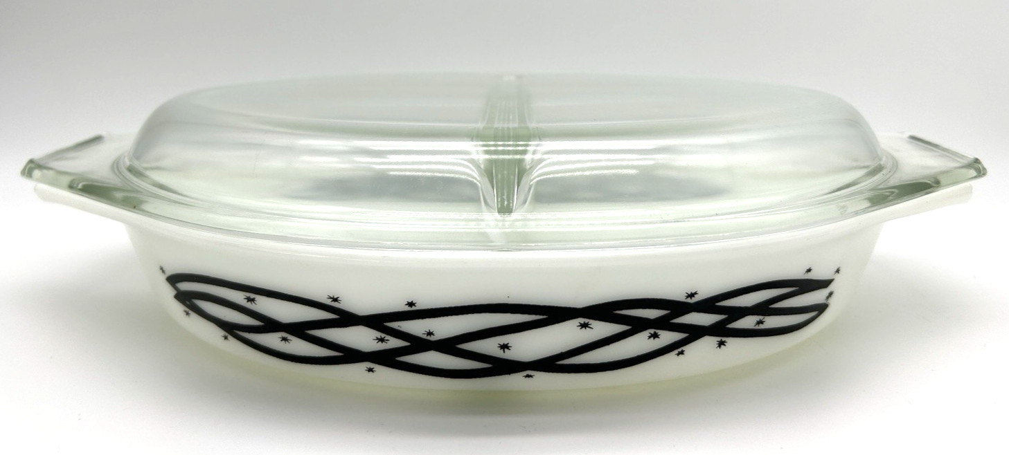 Vintage 1958 PYREX DIVIDED SERVING 1.5 QUART DISH w LID Black Barbed Wire Design