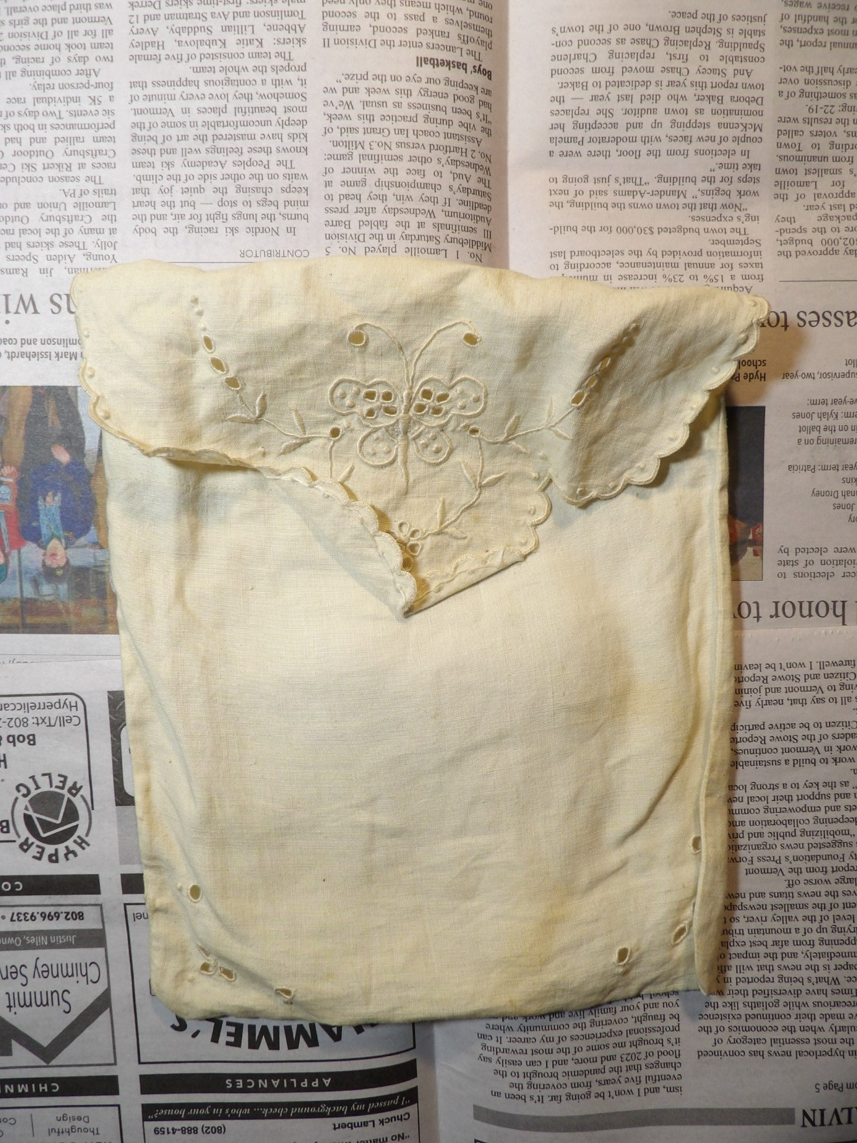 Antique Hankerchief Keeper