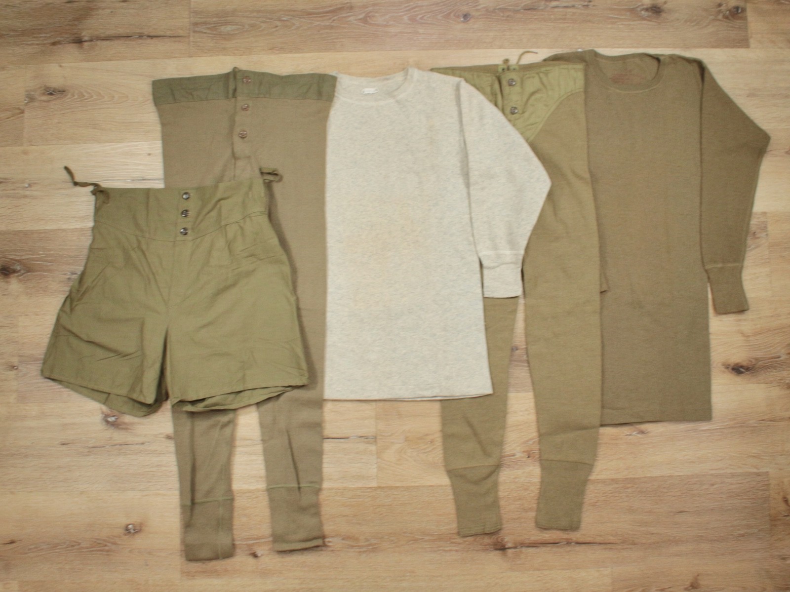 Men\'s VTG WWII US Army Long Underwear Lot 5 Bottoms and Shirt Sz S WW2 Drawers