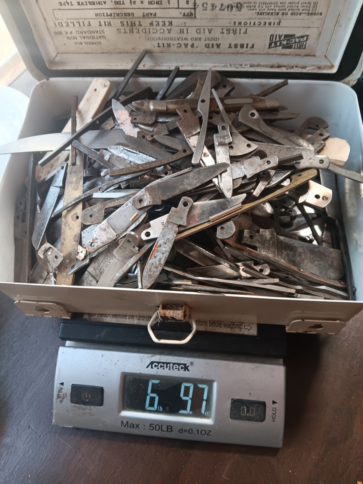 Giant Lot Of Vintage Pocketknife Parts Blades Liners Backsprings 7lbs Case Queen