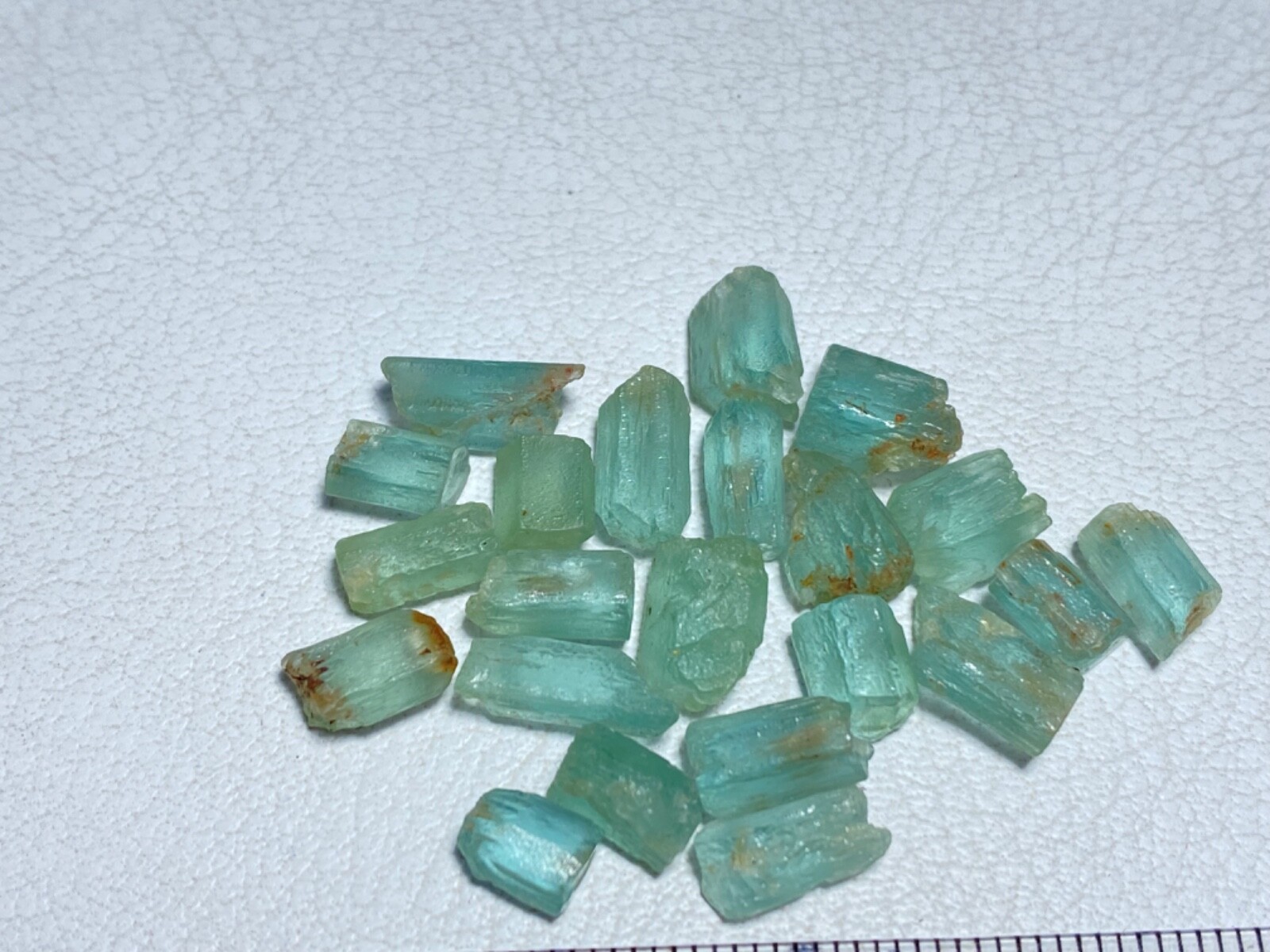 Fine Natural Blue Green Aquamarine Rough Gemstones 34.5 Carats SI Clarity
