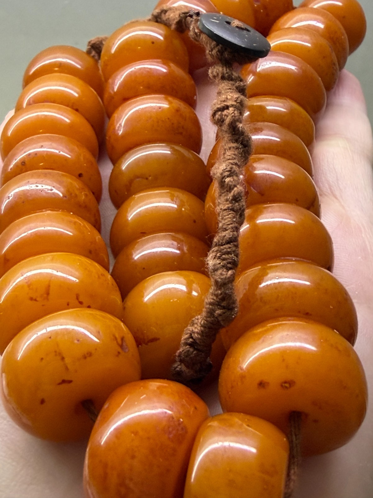 Vintage Collectible Bakelite Necklace by Catalin Faturan.weight 108 grams.