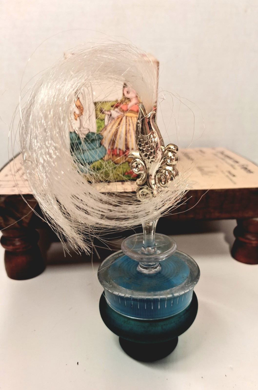 Vintage 70s Avon Her Prettiness Royal Fountain Cream Sachet Set in Box Complete