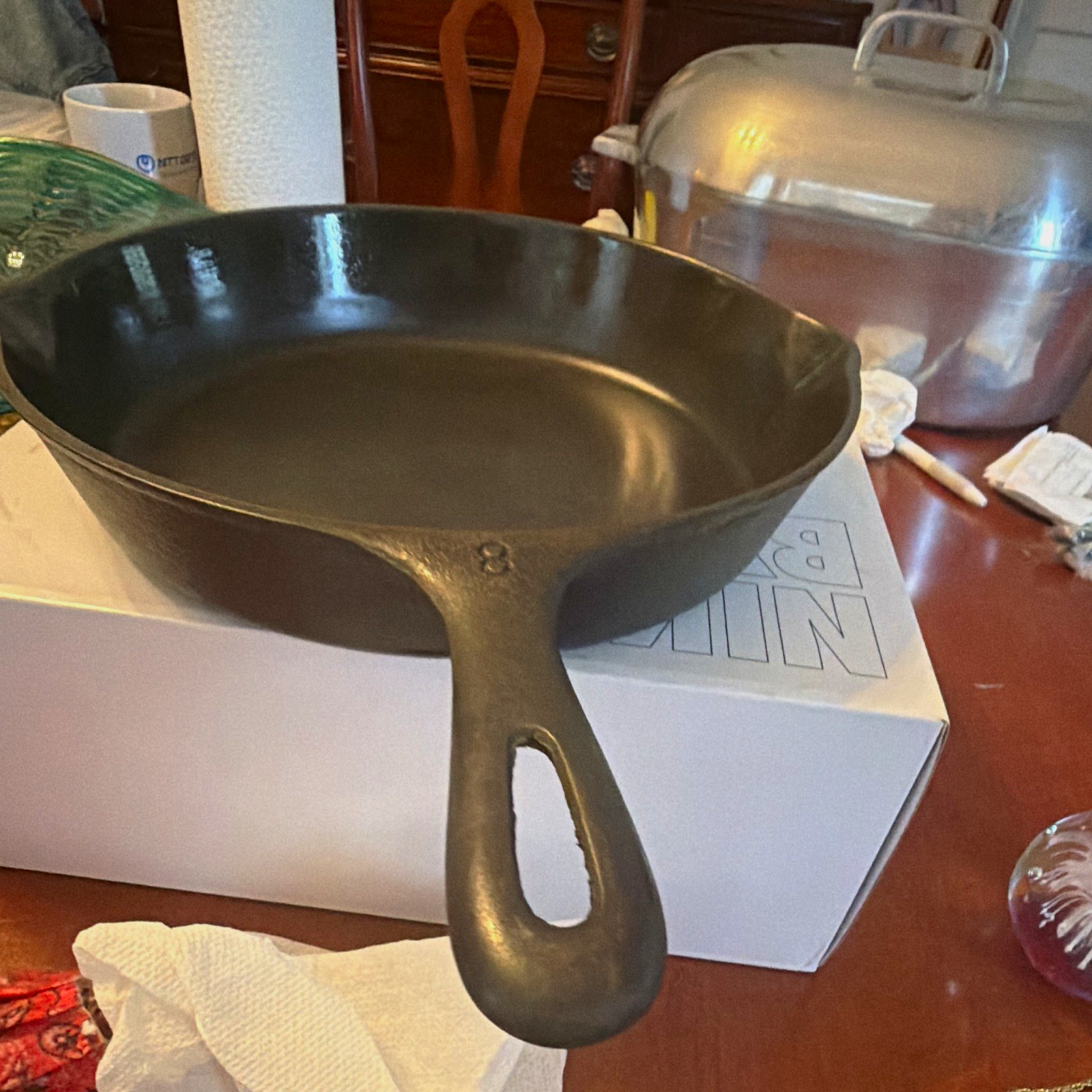 Vintage 1950s Unmarked Wagner Ware No. 8 Cast Iron Skillet – 10½ Inch