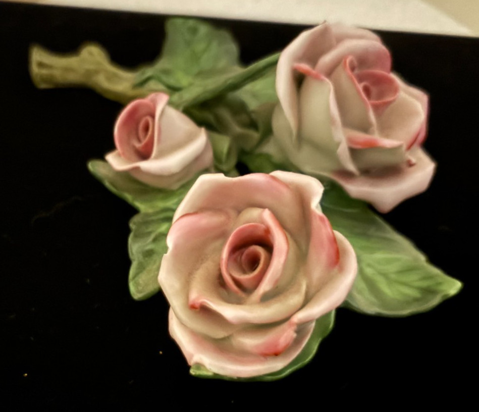 PINK VINTAGE ROSES HAND PAINTED IN HEREND, HUNGARY, 6 1/4