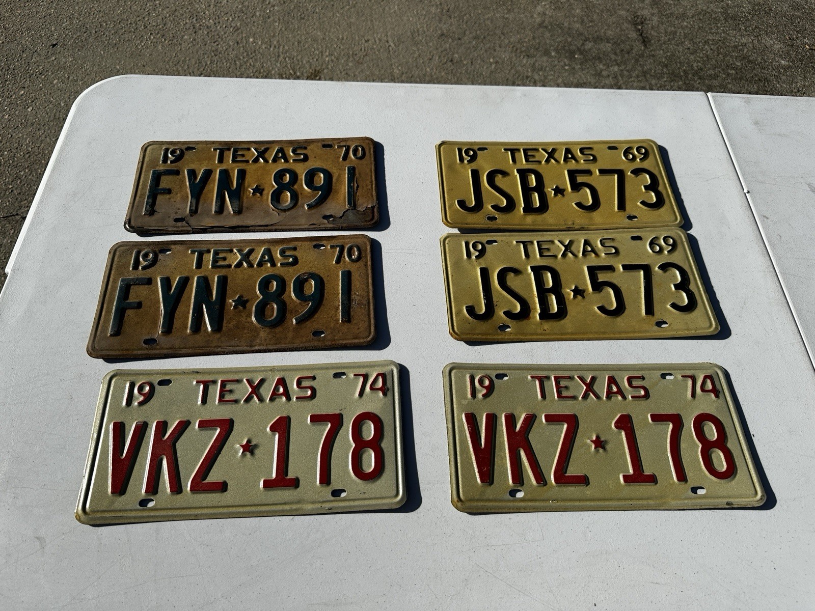 3 Matching Pairs Of Vintage Texas License Plates ‘69 ‘70 ‘74