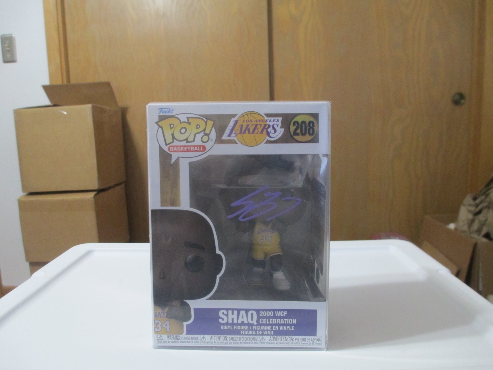 Autographed Shaquille O'Neal Los Angeles Lakers  Funko Pop 208 NIB Prot Cov COA