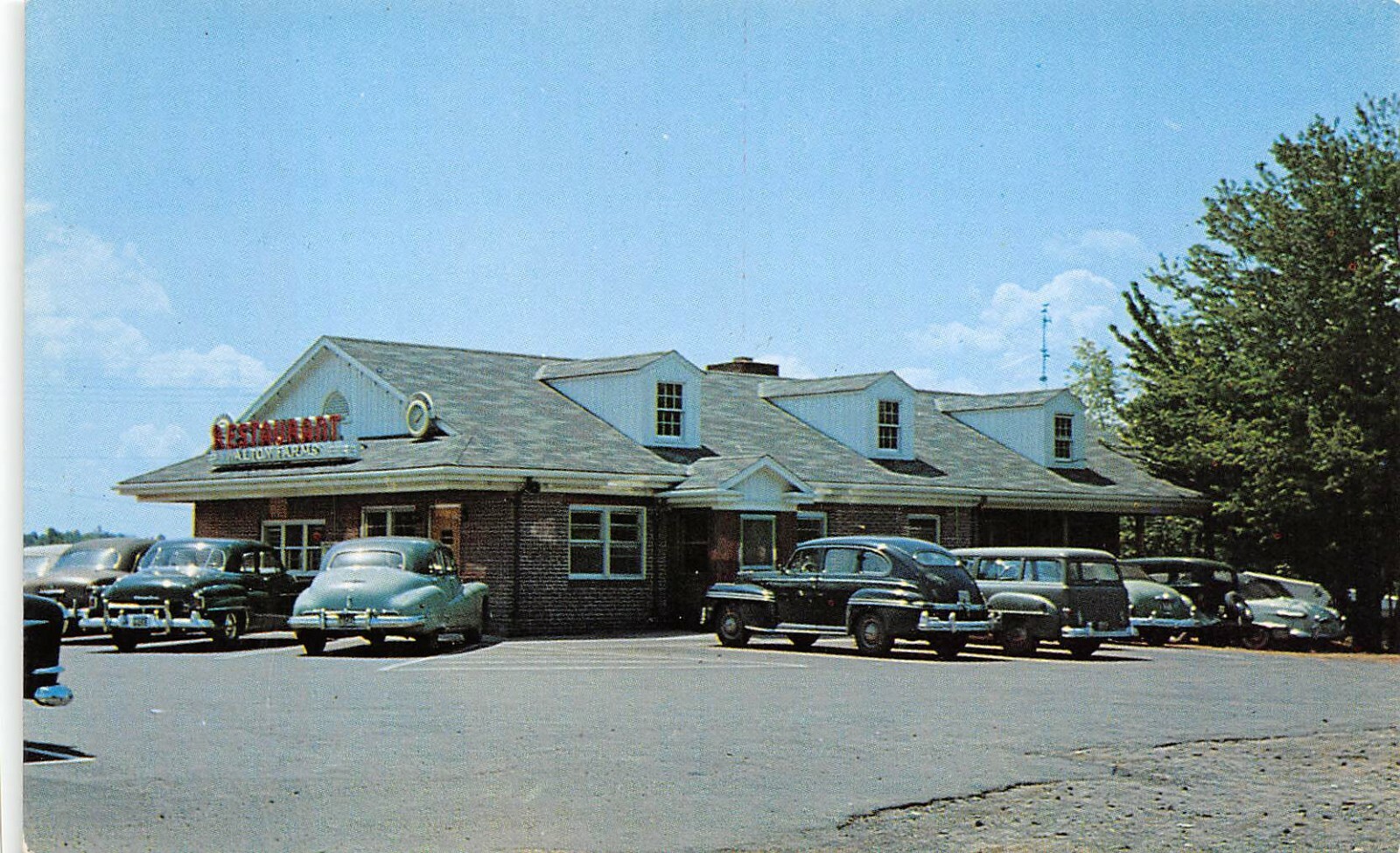 Newington, Conn. PC c. 1950, Walton Farms Restaurant, Berlin Turnpike, Pub. Koch