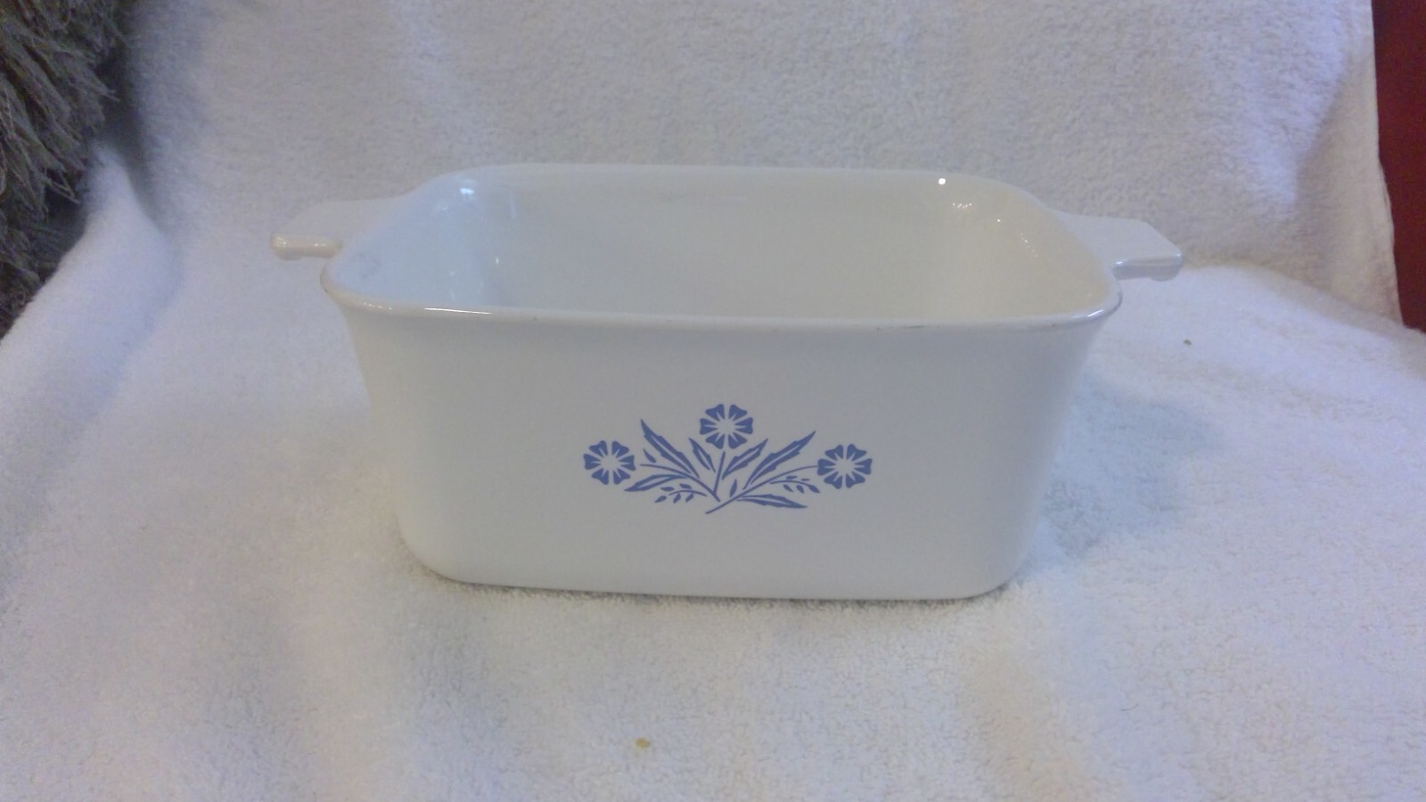 Vintage 1969-72, Black Stamp, Corning Ware P-4-B Cornflower, 1-1/2qt Loaf Dish