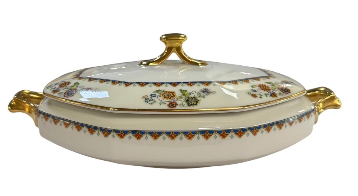 VIGNAUD LIMOGES THE DEAUVILLE OVAL COVERED VEGETABLE TUREEN