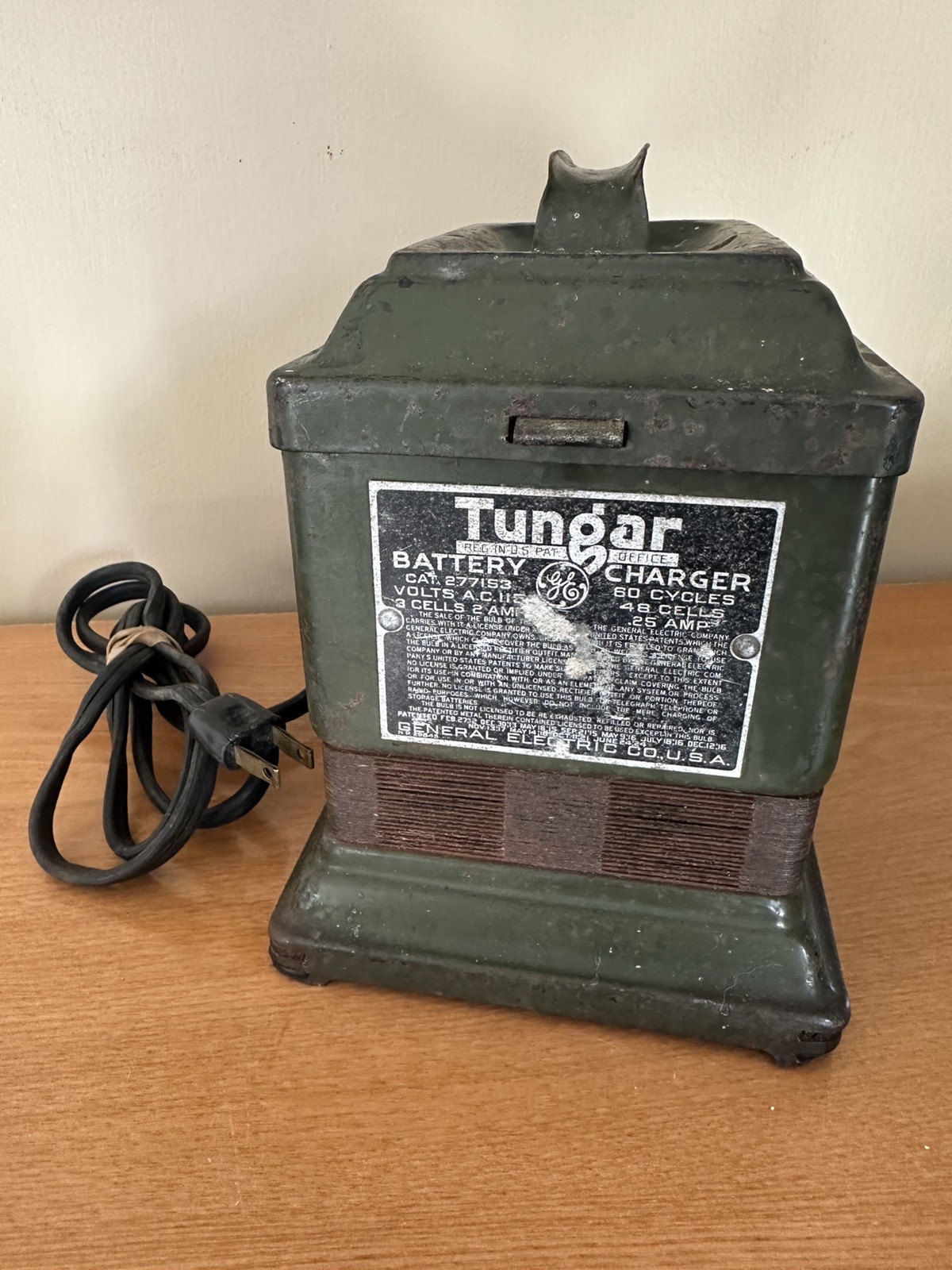 1920s GE General Electric Tungar Battery Charger 277153 W/ Original Bulb USA