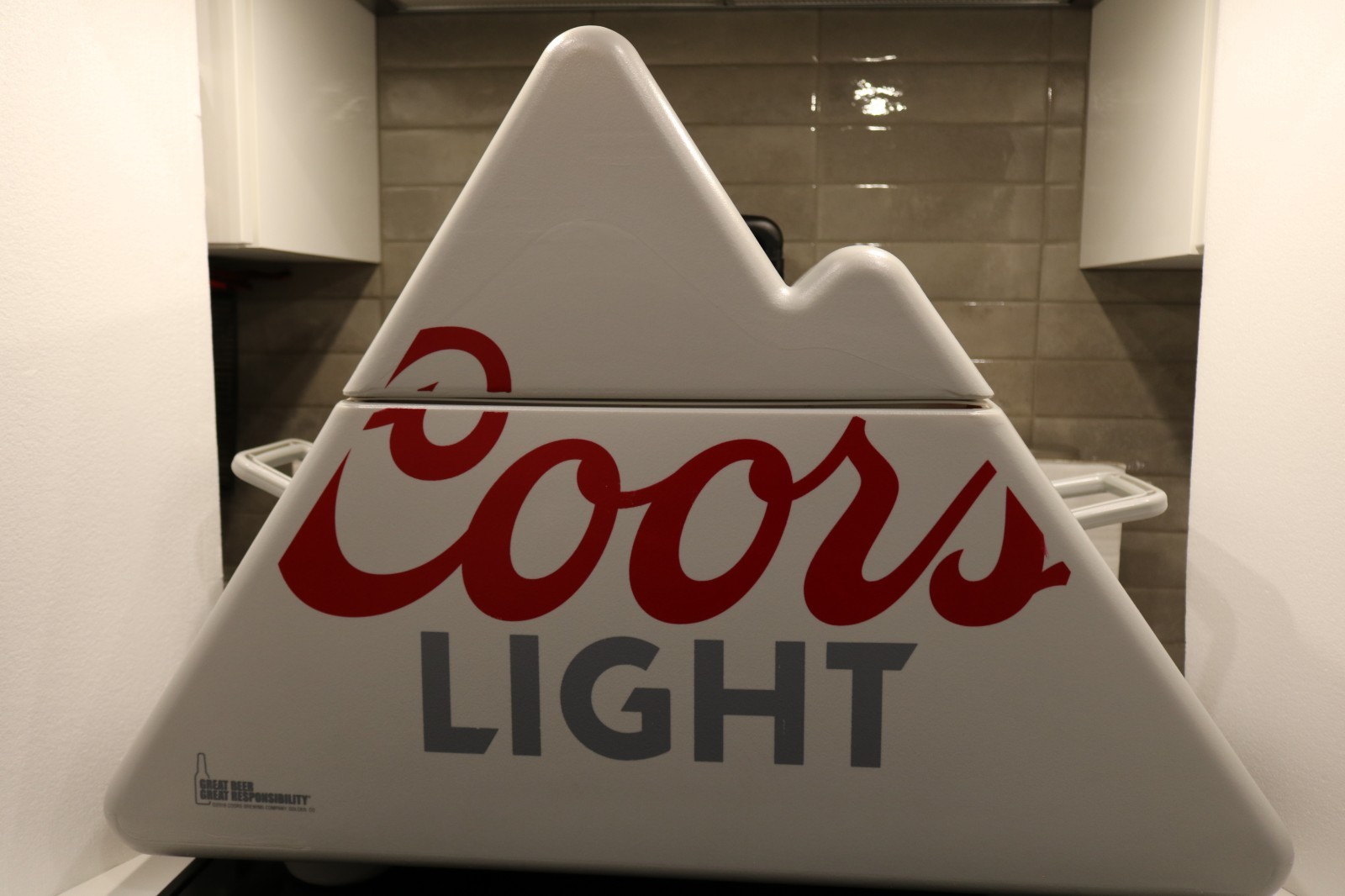 Vintage Coors Light Beer Rocky Mountain Peaks Mtn. Cooler w/ Wheels NEVER USED