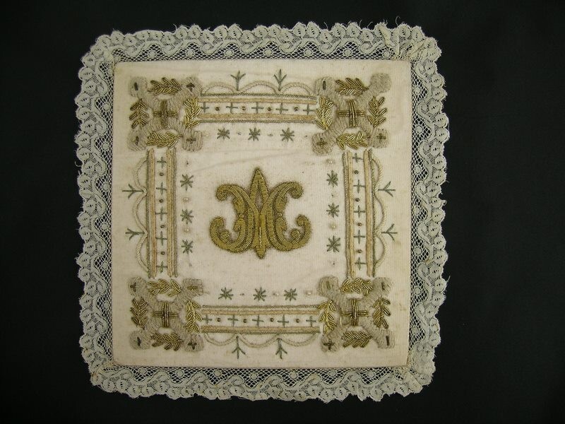 Antique silk embroidered Chalice Pall in goldbrocade and bobbin lace