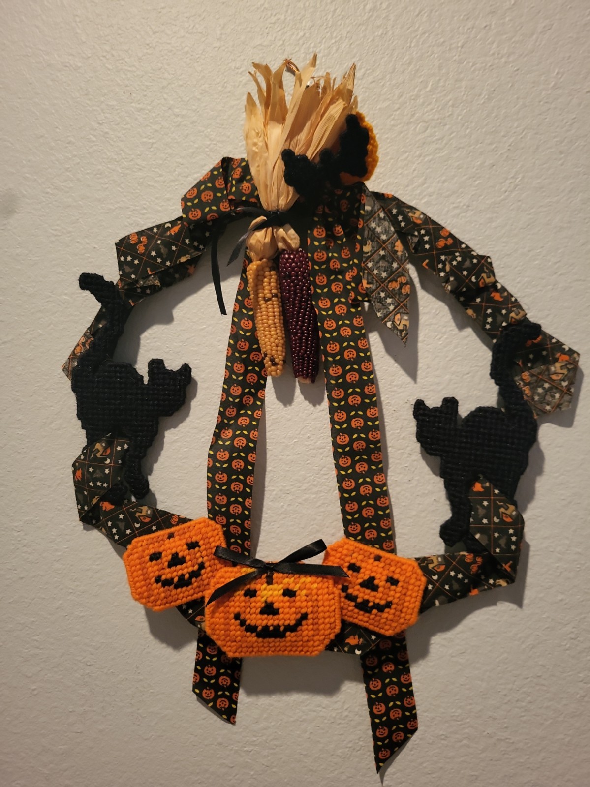 Halloween Wreath Plastic Canvas  Finished Wreath VTG 90’s Jack O Lantern Cats