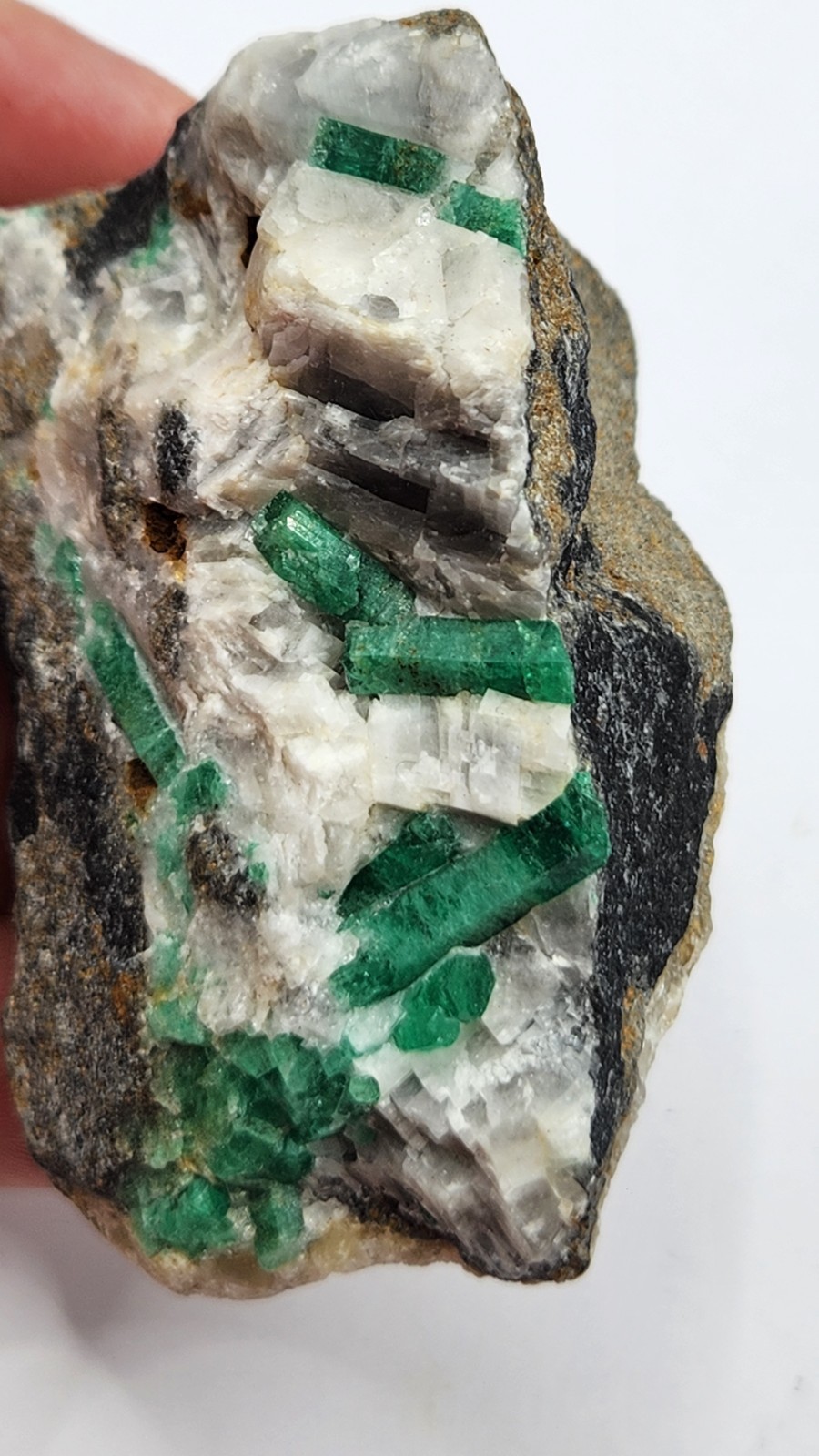 154g Natural Colombian Emerald Matrix Specimen Gem Green Crystals Calcite 70mm