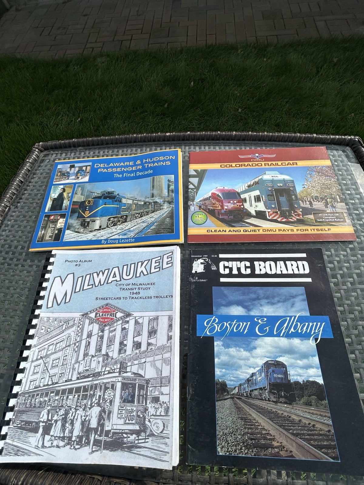 Information Books On 4 Different Vintage Railway Or Train Lines In U.S.