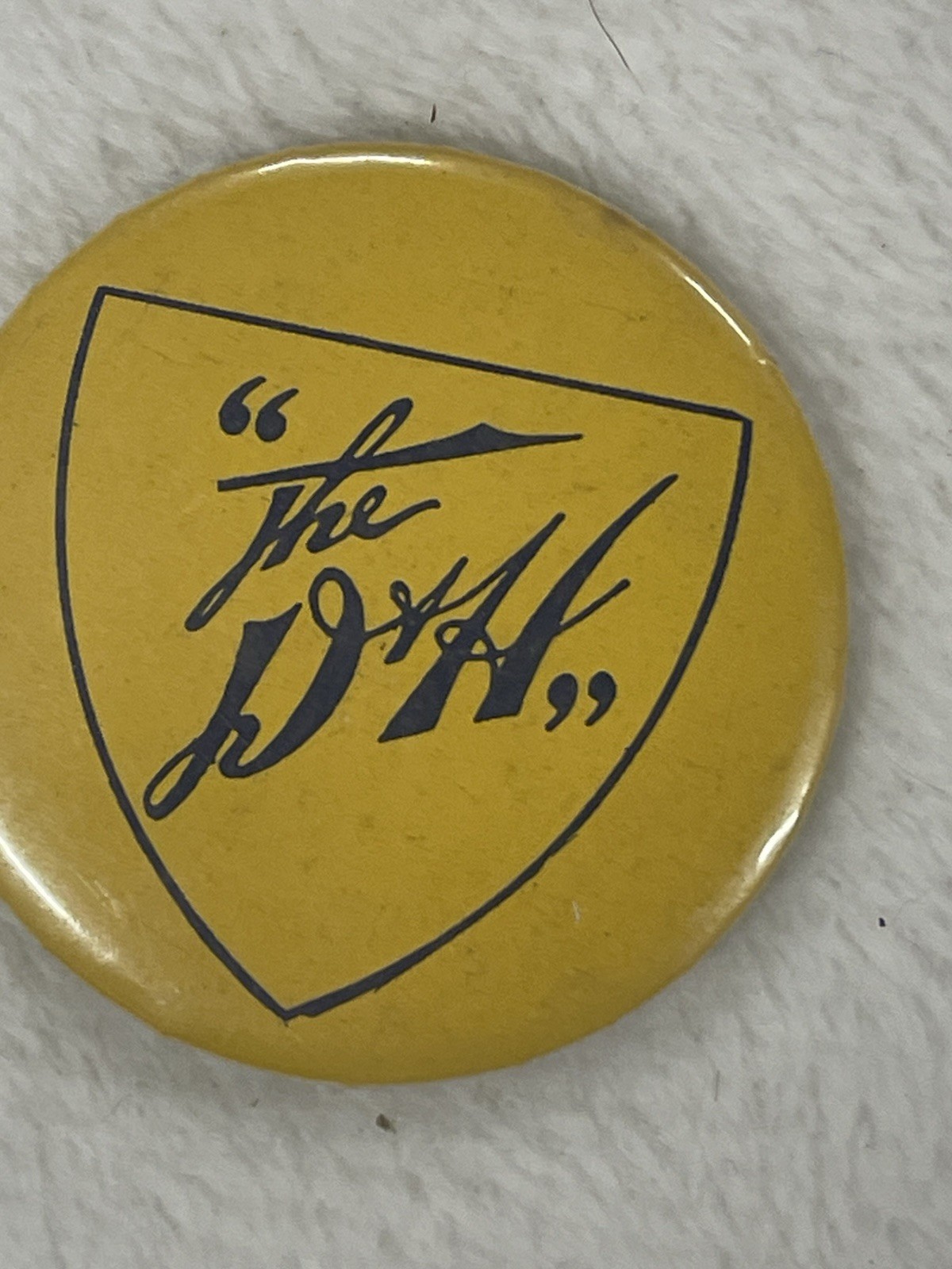 Delaware And Hudson Railroad D&H Vintage Pin Button Yellow Blue Trains