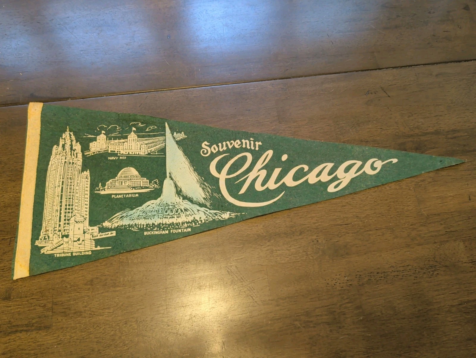 VTG Chicago Pennant Buckingham Fountain PLANETARIUM Tribune Building NAVY PIER