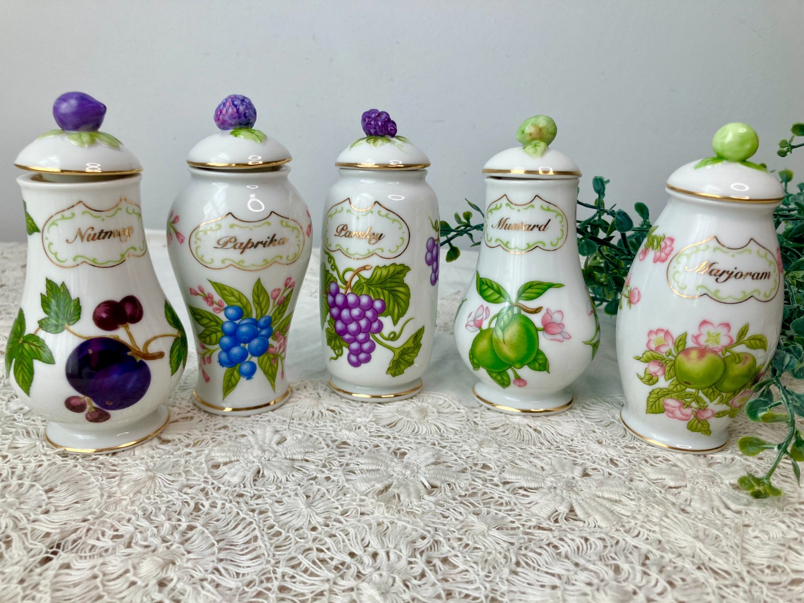 VTG Nutmeg Lenox Orchard Spice Jars 1994 Fruit Designs 3D Porcelain 24K READ