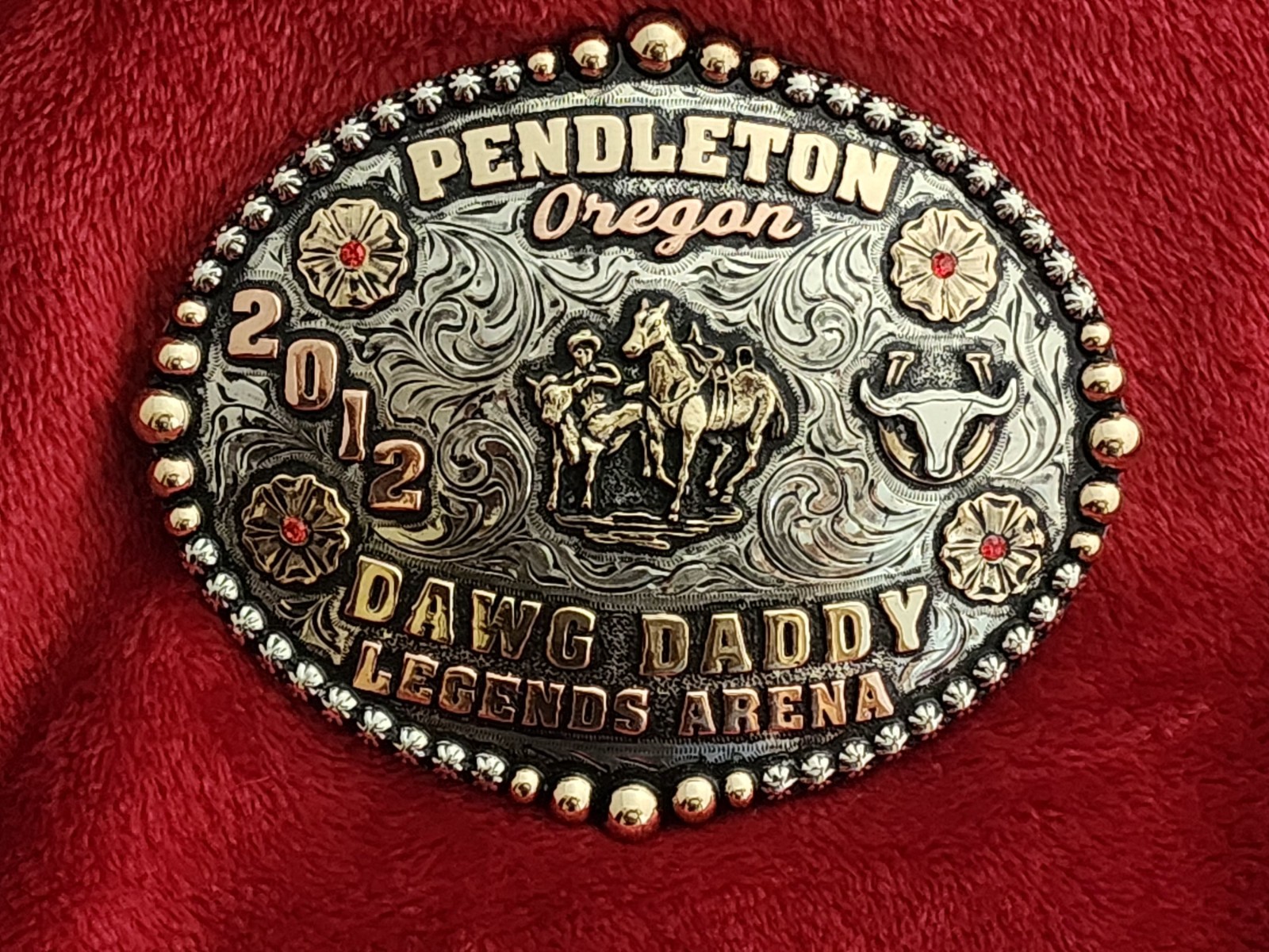Rodeo☆2012☆Bull Dogging Champion Trophy Buckle☆Pendleton Oregon☆Rare☆819