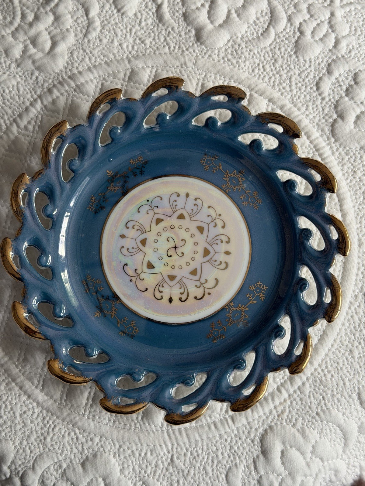 Beautiful Vintage Japan Blue Lusterware Pierced Porcelain Plate Gold Trim 7”