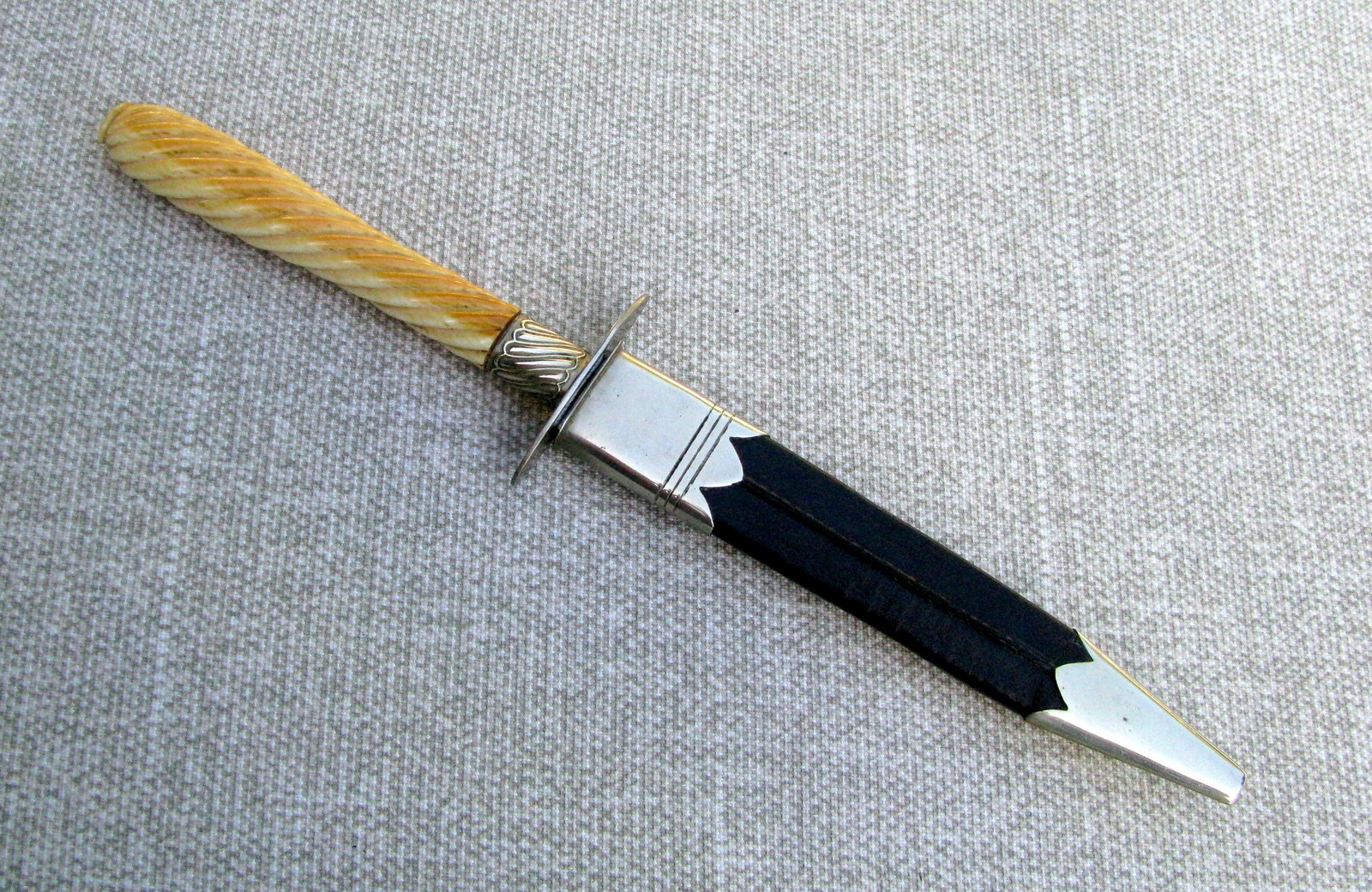 MINTY EARLY ANTIQUE UNSHARPENED JOSEPH RODGERS CARVED HILT DRESS DAGGER ~1830s