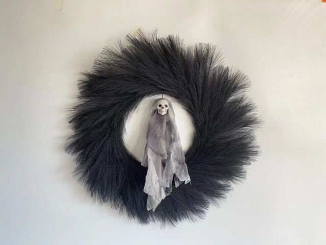Halloween Front Door Decorative Black Wreath w/ Faux Pampas Grass 23\'\' Halloween Front Door Decorative Black Wreath w/ Faux Pampas Grass 23\'\'