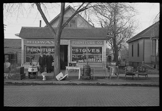 Secondhand store,Council Bluffs,Iowa,IA,Pottawattamie County,FSA,1936,1