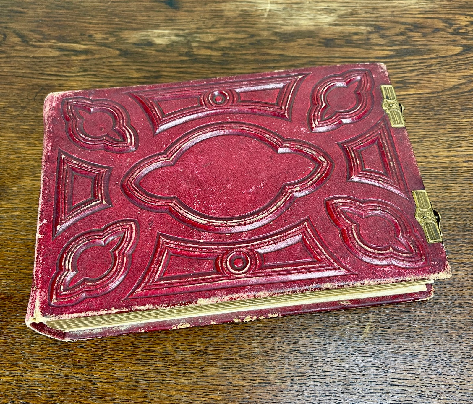 Antique 1860s Victorian Leather Photo Album 12 Tintypes 17 CDVs Iowa USA