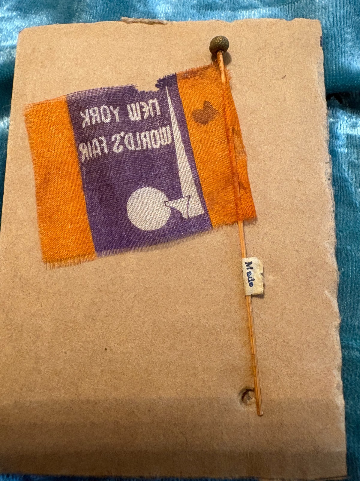 VINTAGE 1939 NY WORLD'S FAIR Very Small FLAG ON WOODEN Stick - RARE