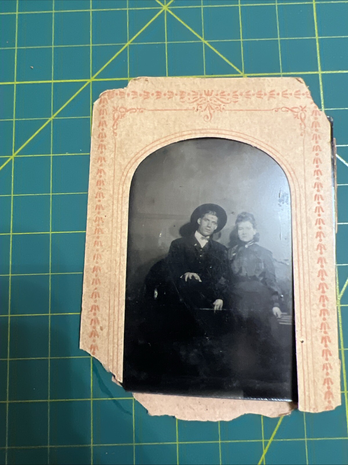 “Young Lovebirds” Group Photo Tintype c1800 Antique