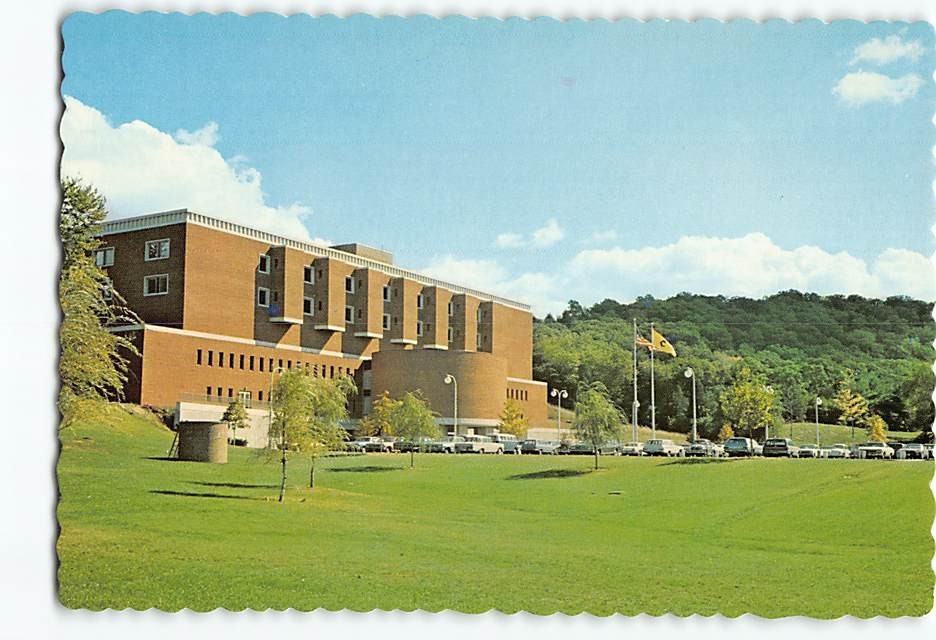 Postcard Newington Children Hospital Connecticut USA