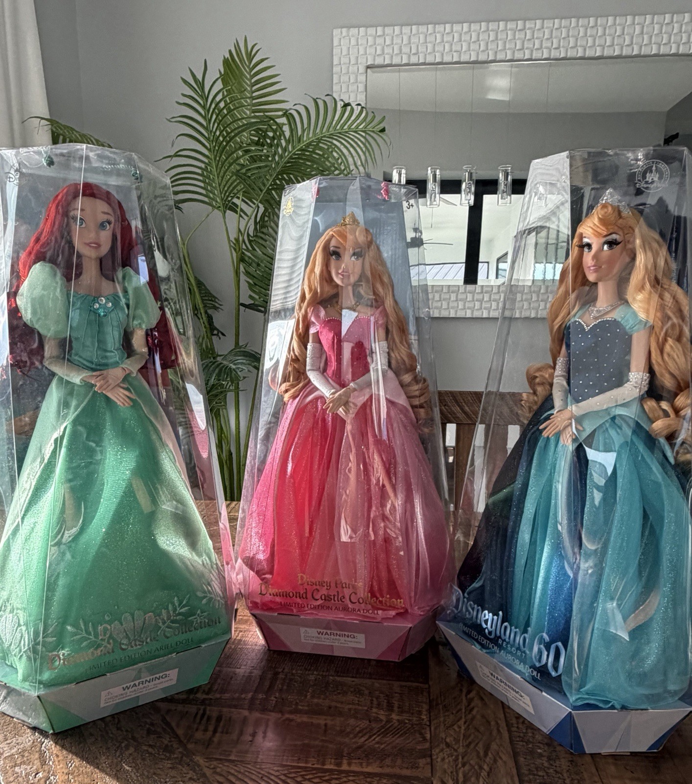 Disney Limited  Dolls Diamond Castle Collection Disneyland Ariel Aurora