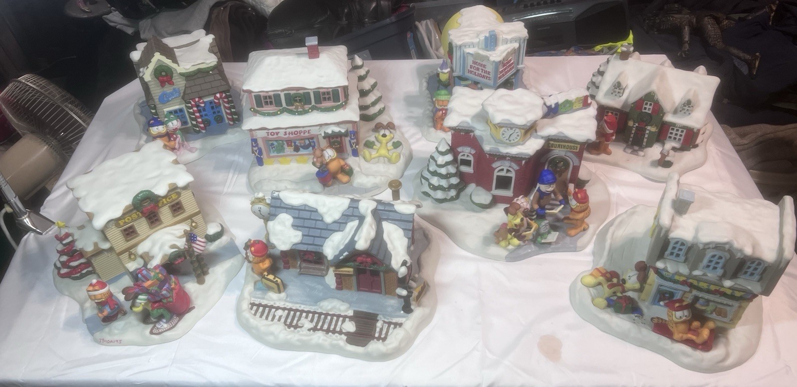 Danbury Mint LOT of 8 Garfield Christmas Village Houses RARE Mixed Lot