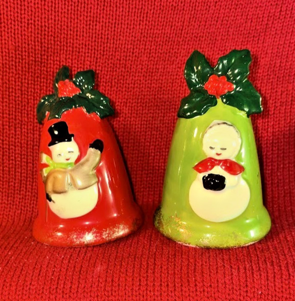 Vintage Lefton Japan Red Green Christmas Snowman Bells Holly Salt Pepper Shakers