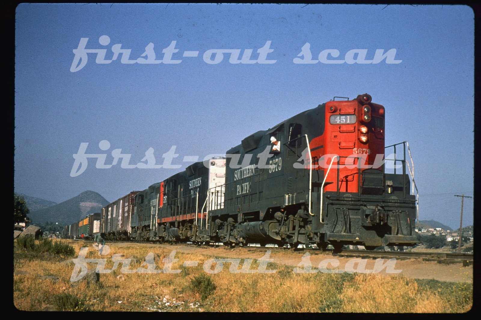 R DUPLICATE SLIDE - Southern Pacific SD&AE 5679 Action at Tecate BC 1965