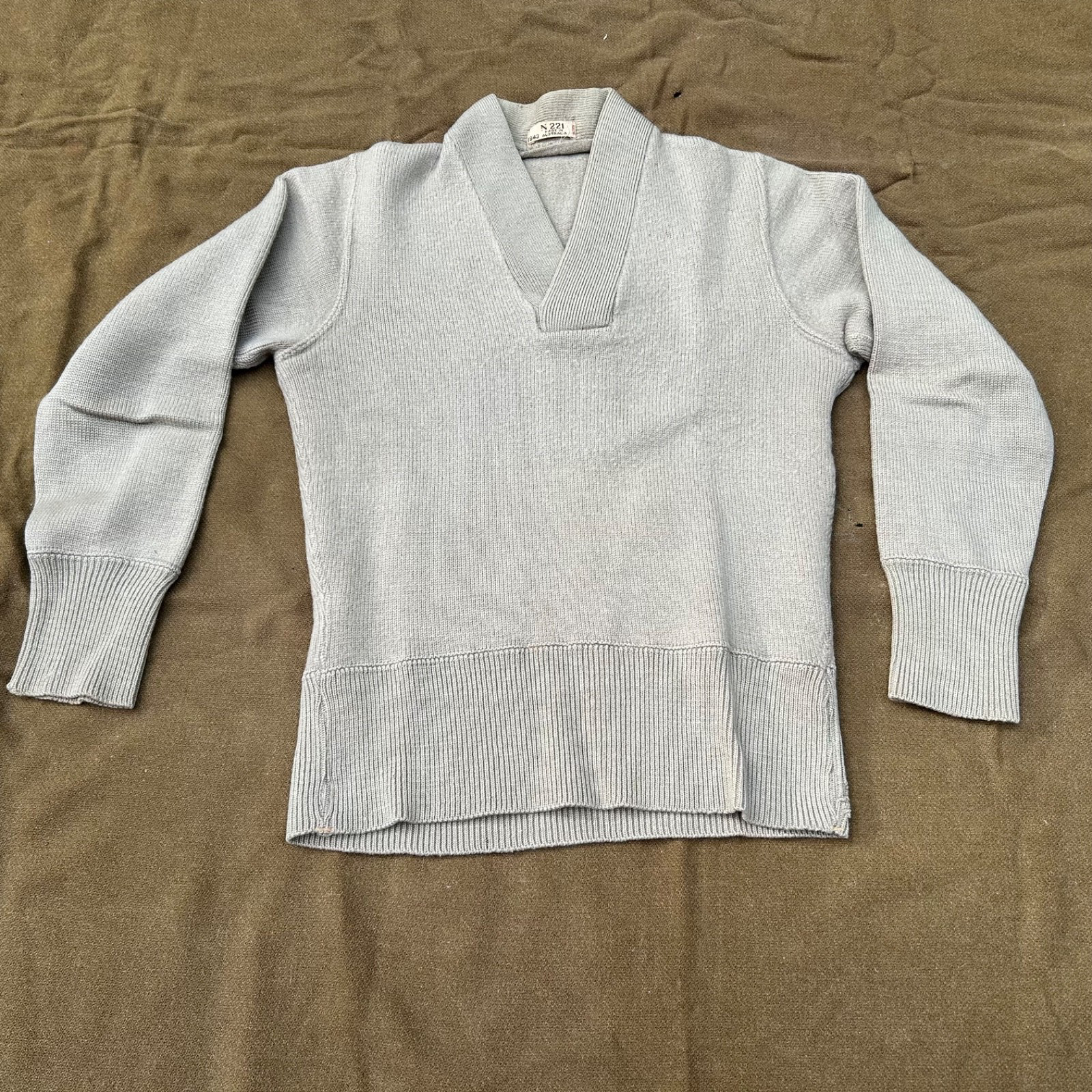 Nice Original WW2 1943 Australian Made GI Wool Sweater Size 38