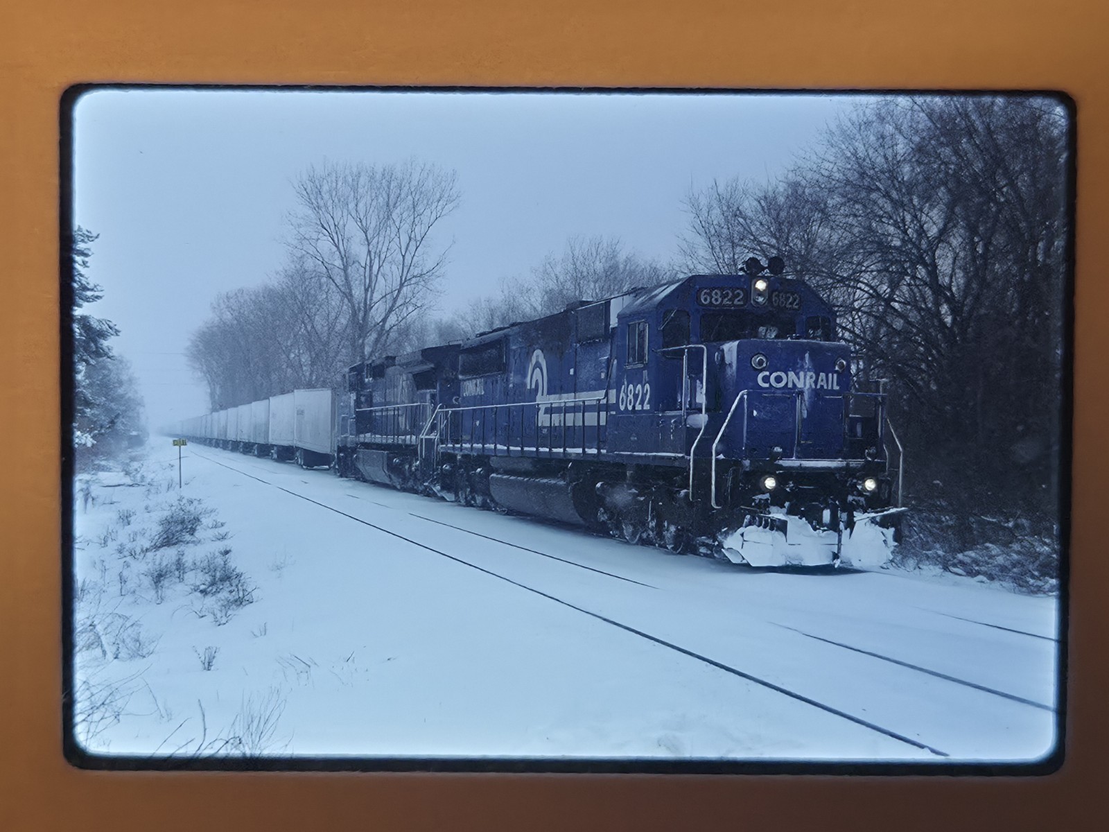 Lot Of 16 KODAK PREMIUM Vintage 35mm Color Slides Conrail Amtrak Misc (CR-45)